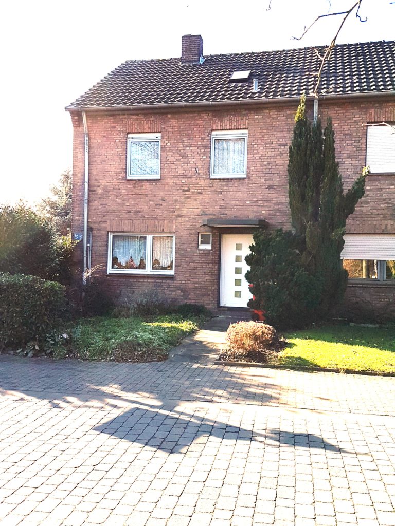 Reihenendhaus mit Garage auf einer der schönsten Straßen